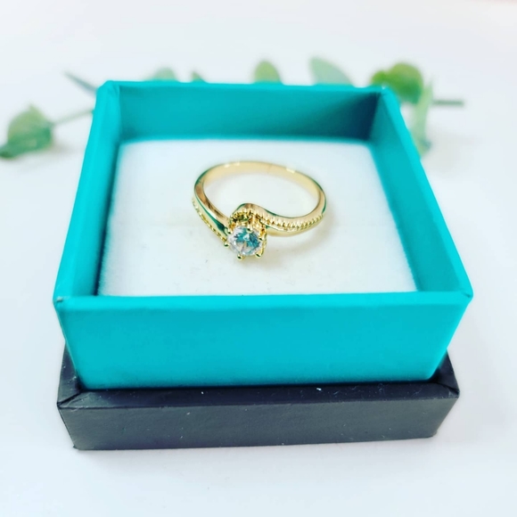 Beautiful Clear Zirconia gold plated ring/ size 7 - Picture 3 of 3